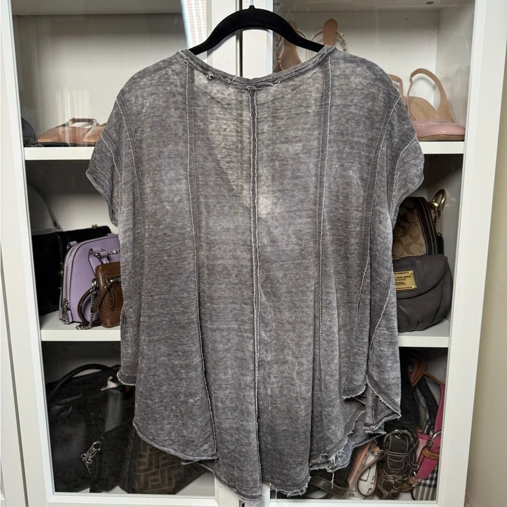 Free People Sammie V-Neck Short Sleeve T-Shirt in Washed Gray Size Small - Picture 3 of 6